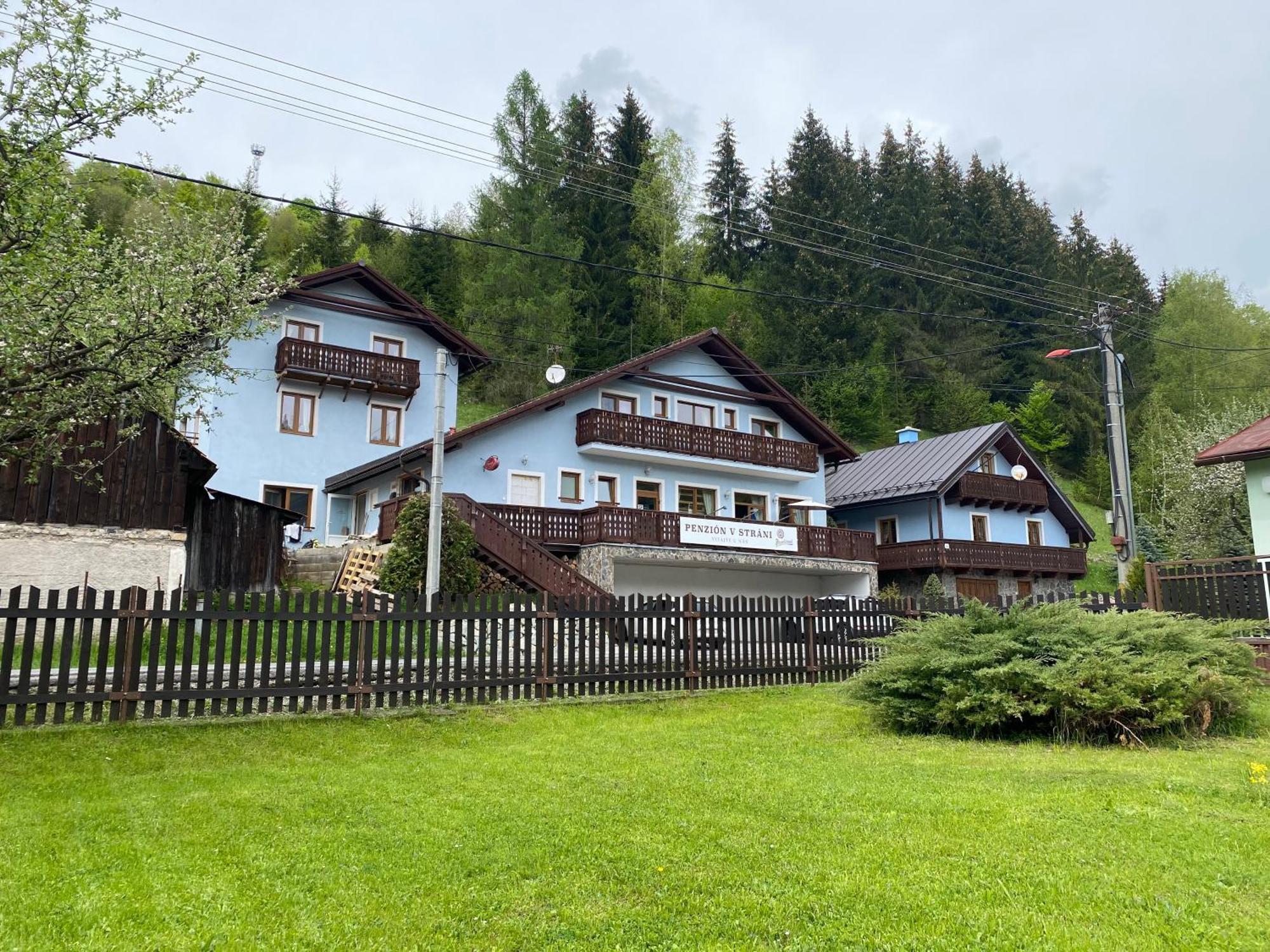 Domcek V Strani Villa Mýto pod Ďumbierom Exteriör bild