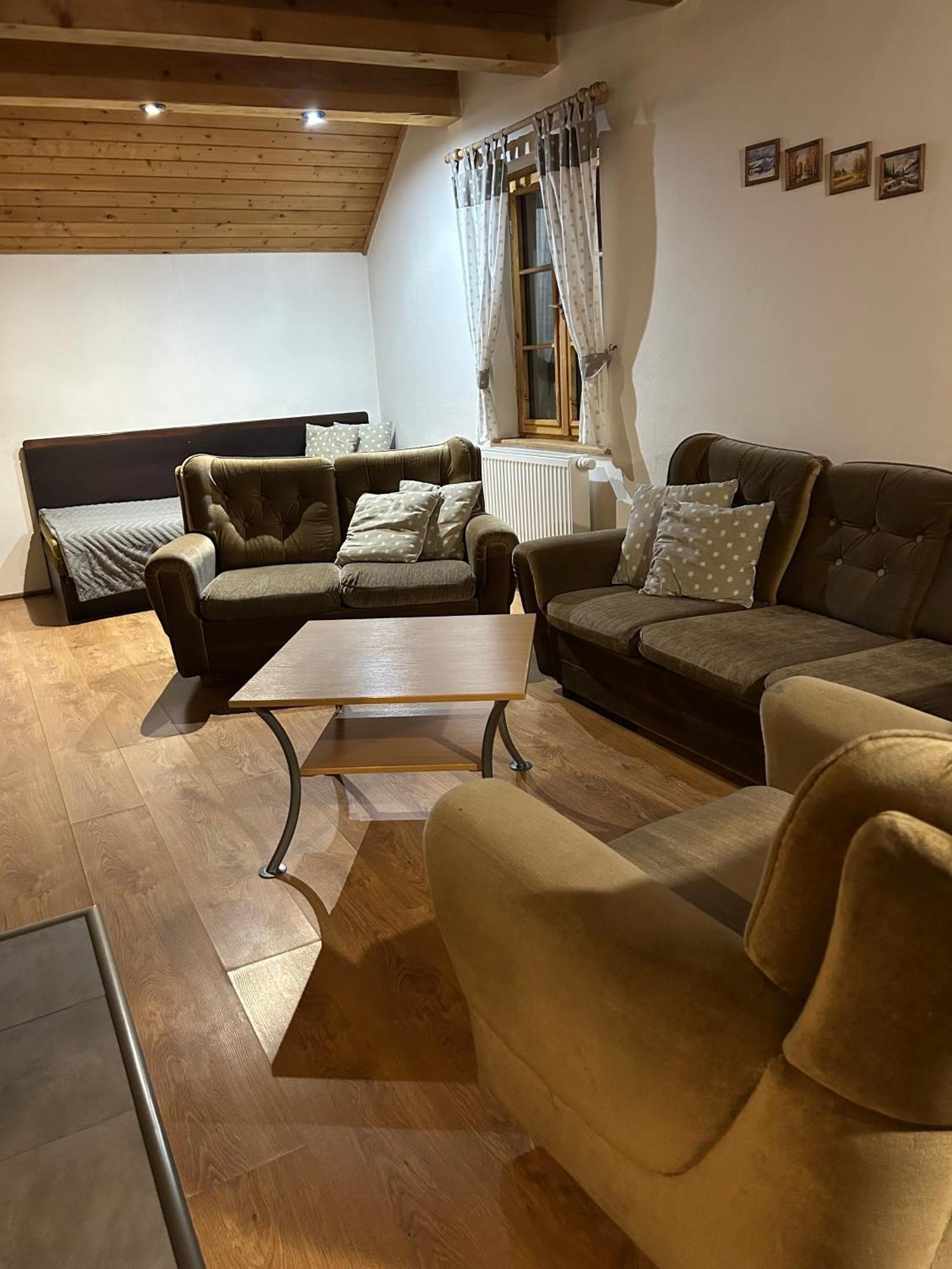 Domcek V Strani Villa Mýto pod Ďumbierom Exteriör bild
